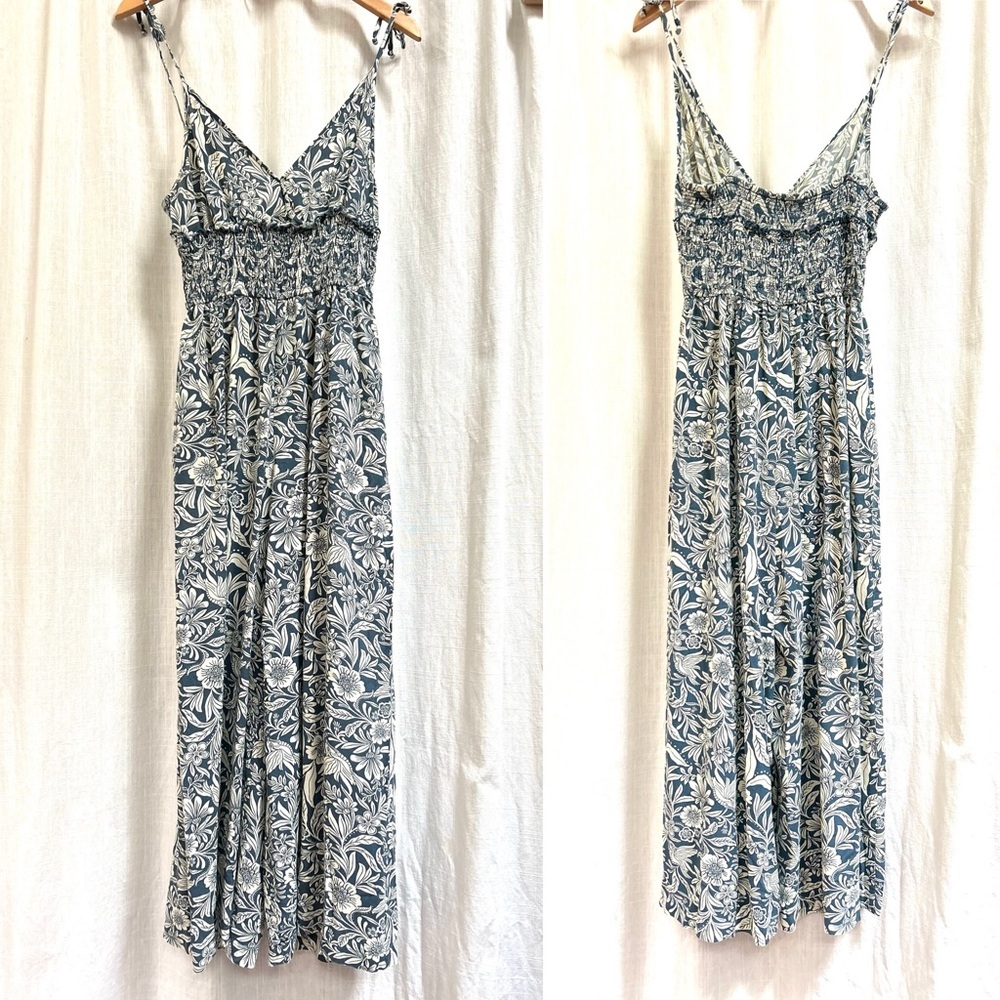 Patrons of Peace Arcadia wide leg v neck jumpsuit blue white floral size small